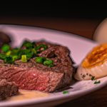 Bife Acebolado com Maionese