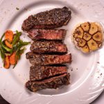 Bisteca de Boi ao Molho Madeira