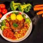 Bisteca de Porco ao Molho de Tomate