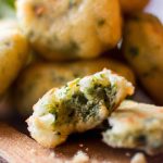 Bolinho de Acelga e Queijo