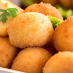 Bolinho de Arroz com Calabresa