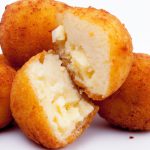 Bolinho de Mandioca com Queijo