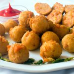 Bolinhos de Camarão com Farinha de Milho