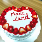 Bolo de Aniversário com Recheio de Morango e Chantilly