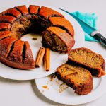 Bolo de Banana Simples Caramelizada