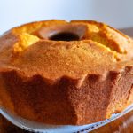 Bolo de Baunilha com Cobertura de Açúcar