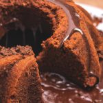Bolo de Chocolate com Cobertura
