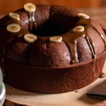Bolo de Chocolate com Recheio de Banana
