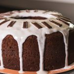 Bolo de Chocolate com Recheio de Suspiro