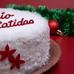Bolo de Coco Decorado para o Natal