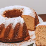Bolo de Fubá Cremoso com Queijo