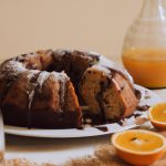 Bolo de Laranja com Calda de Chocolate