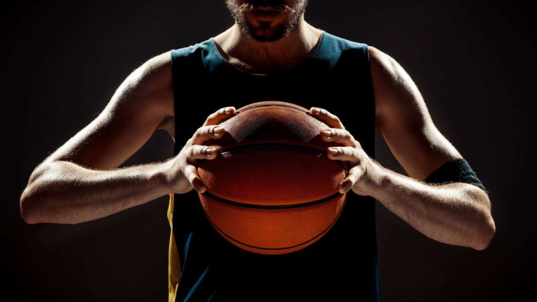 Alamin kung paano manood ng mga laban sa NBA!